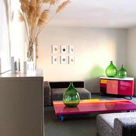 Апартаменты Colourful Living Монополи Экстерьер фото