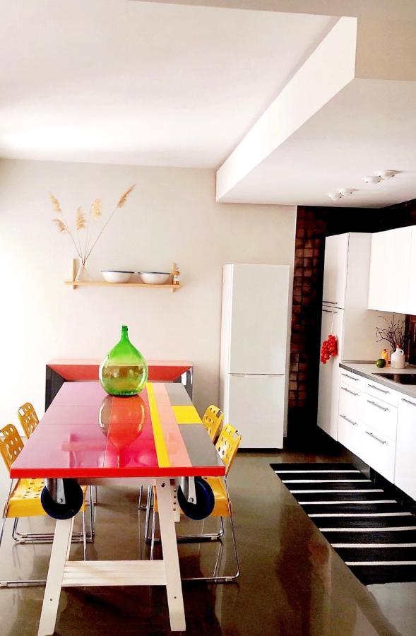 Апартаменты Colourful Living Монополи Экстерьер фото